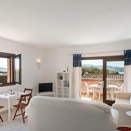 Appartement Trilocale Con Giardino Privato E Posto Auto