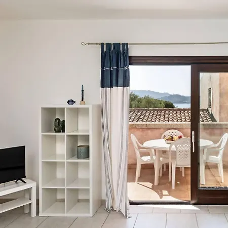 Villino Con Giardino Privato. Cannigione